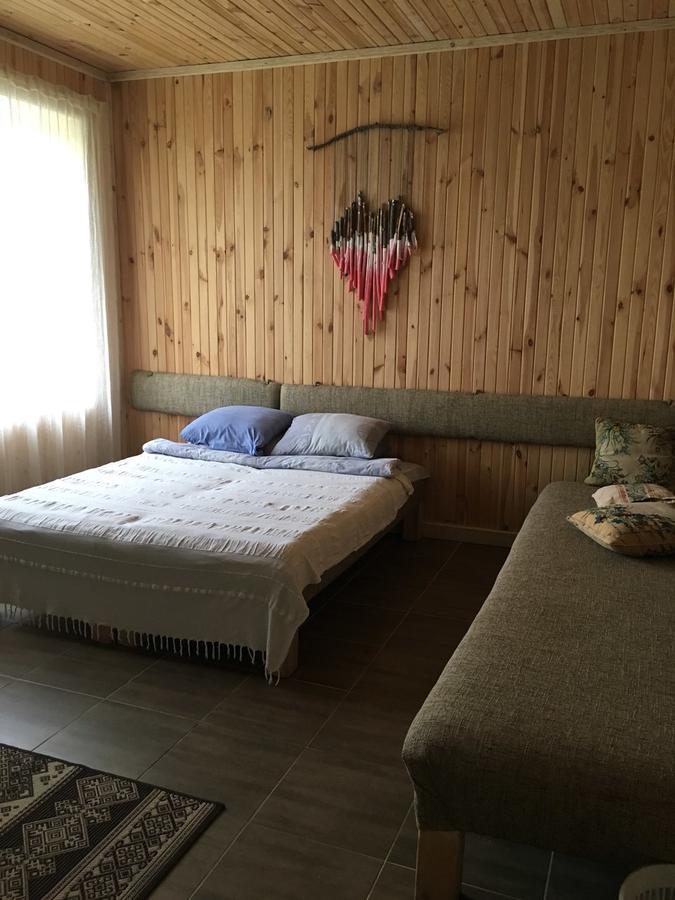 Baron Munchausen Guest House Каменец-Подольский Экстерьер фото